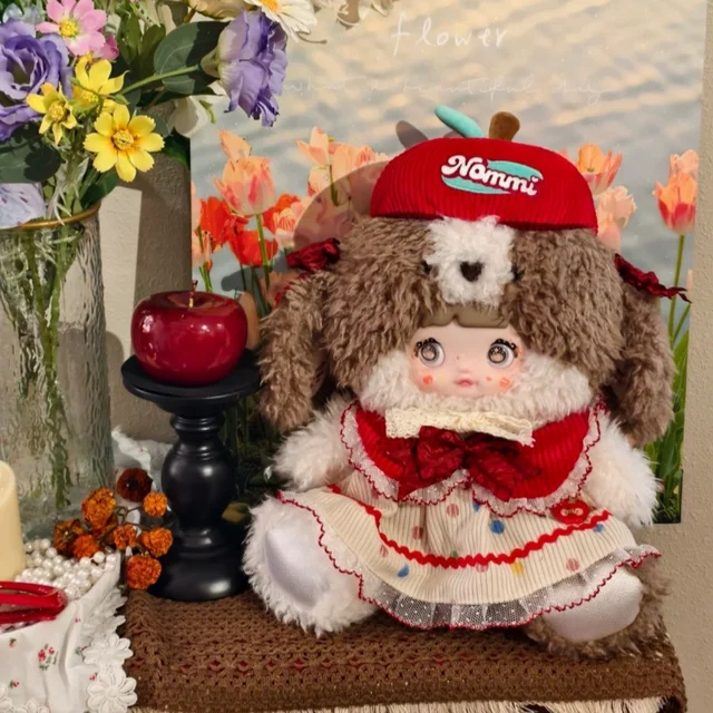 New Limited Edition Nommi 400% Take A Bite Of Apple Vinyl Plush