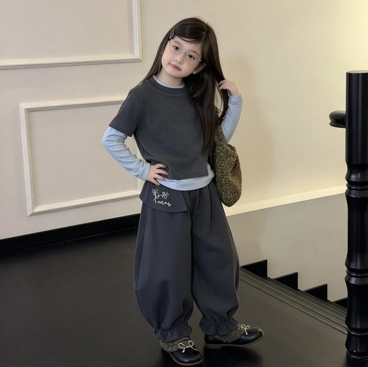 Girls' Autumn Set False Two-piece Short Sleeved Top Dark Gray Lantern Tied Leg Pants Casual Two-piece Set
