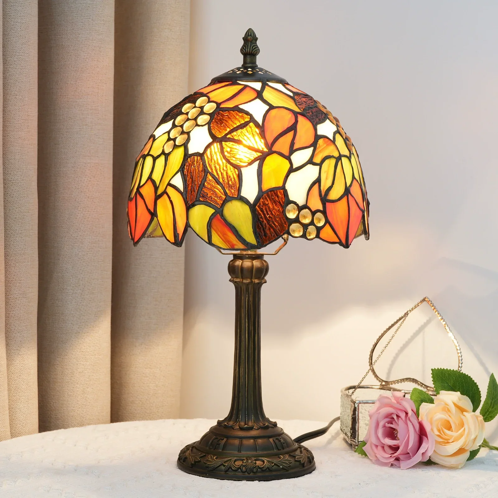 8 Inch Tiffany Table Lamp Metal Leaf Pretty Girl Yellow Red Grape Style Stained Glass Reading Lamp Antique Mission Desk Lamp