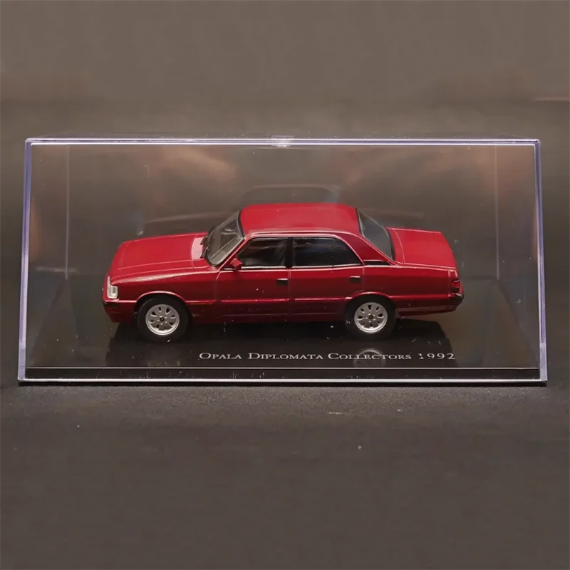 Diecast 1:43 Scale Opala 1992 Alloy Vehine Model Finished Simulation Collection Decoration Gift Toys Display