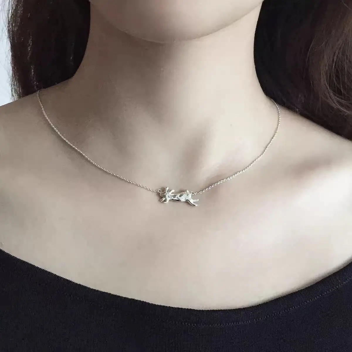 Running Towards The Moon Necklace Women's Cute and Simple 3D Rabbit Design Versatile Light Luxury Sweet Cool Style Neckchain