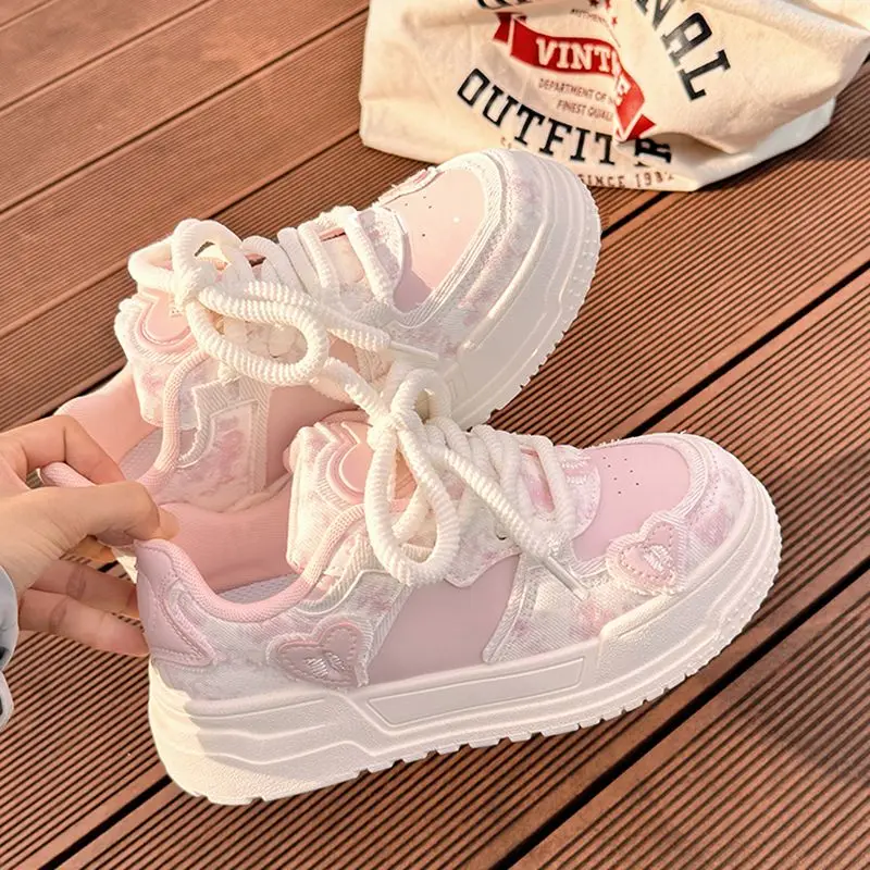 Baskets respirantes à talons optiques pour femmes, chaussures de sport Lolita, plate-forme de course décontractée, cœurs roses mignons, Y2K, printemps