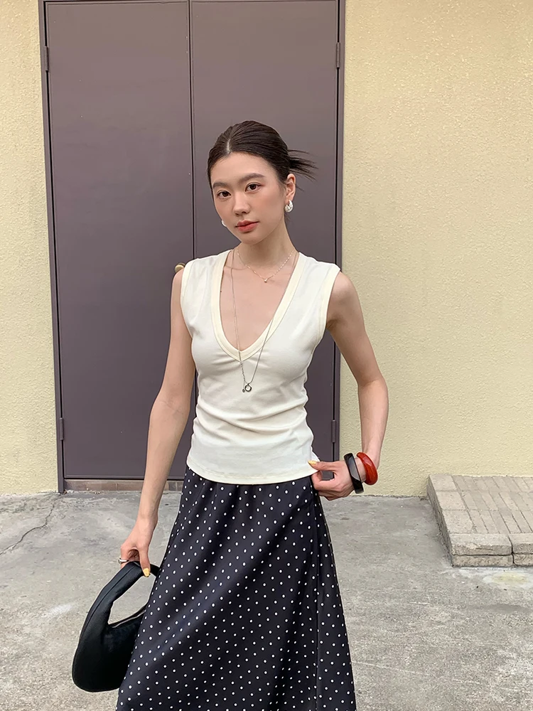

Yiyou2026 Summer New Pure Desire Minimalist Color V-neck Sleeveless Vest Women's Slimming Short Top Cotton Knitted Sweater