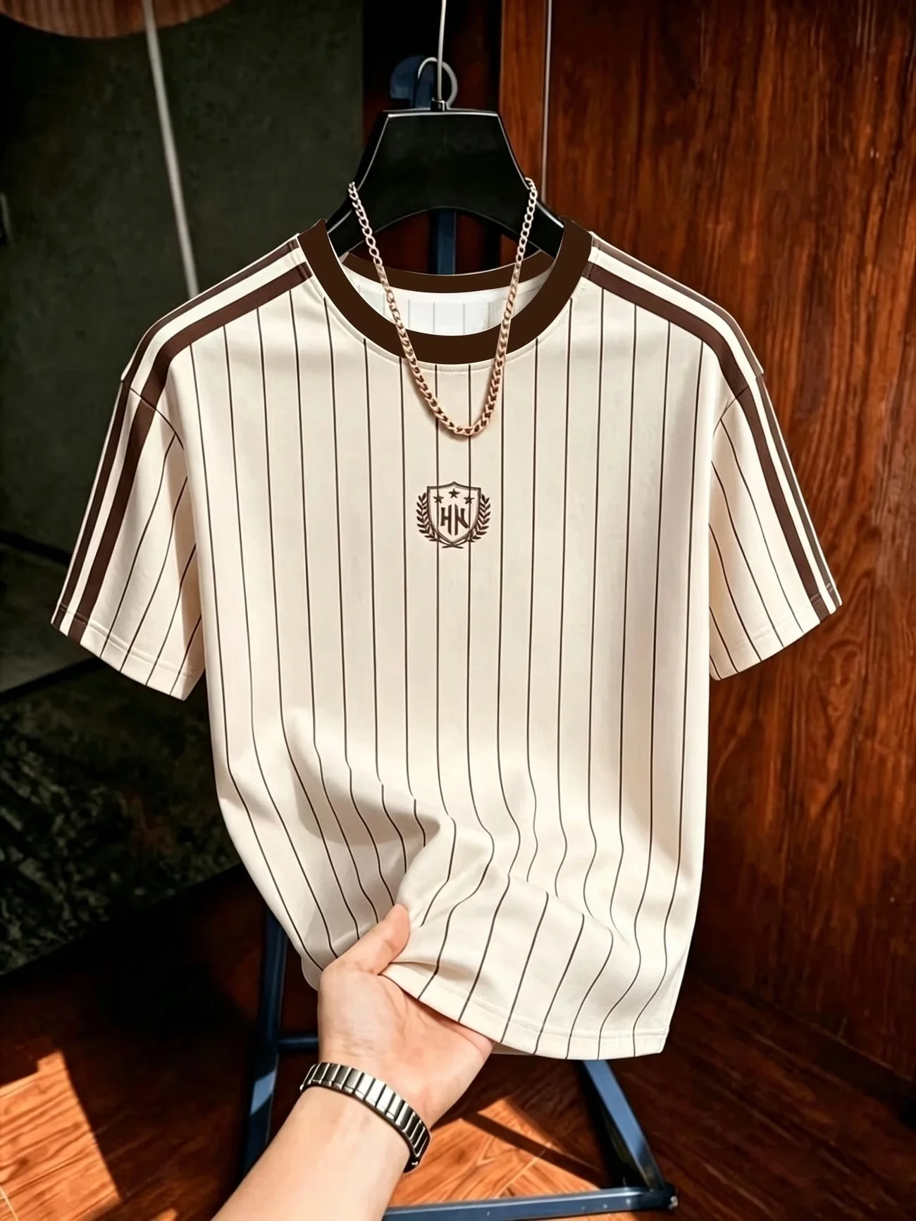 Men's Blue Vertical Stripe Short Sleeve T-Shirt Crew Neck Striped Tee With Emblem Print Casual Breathable Summer Top Fashion