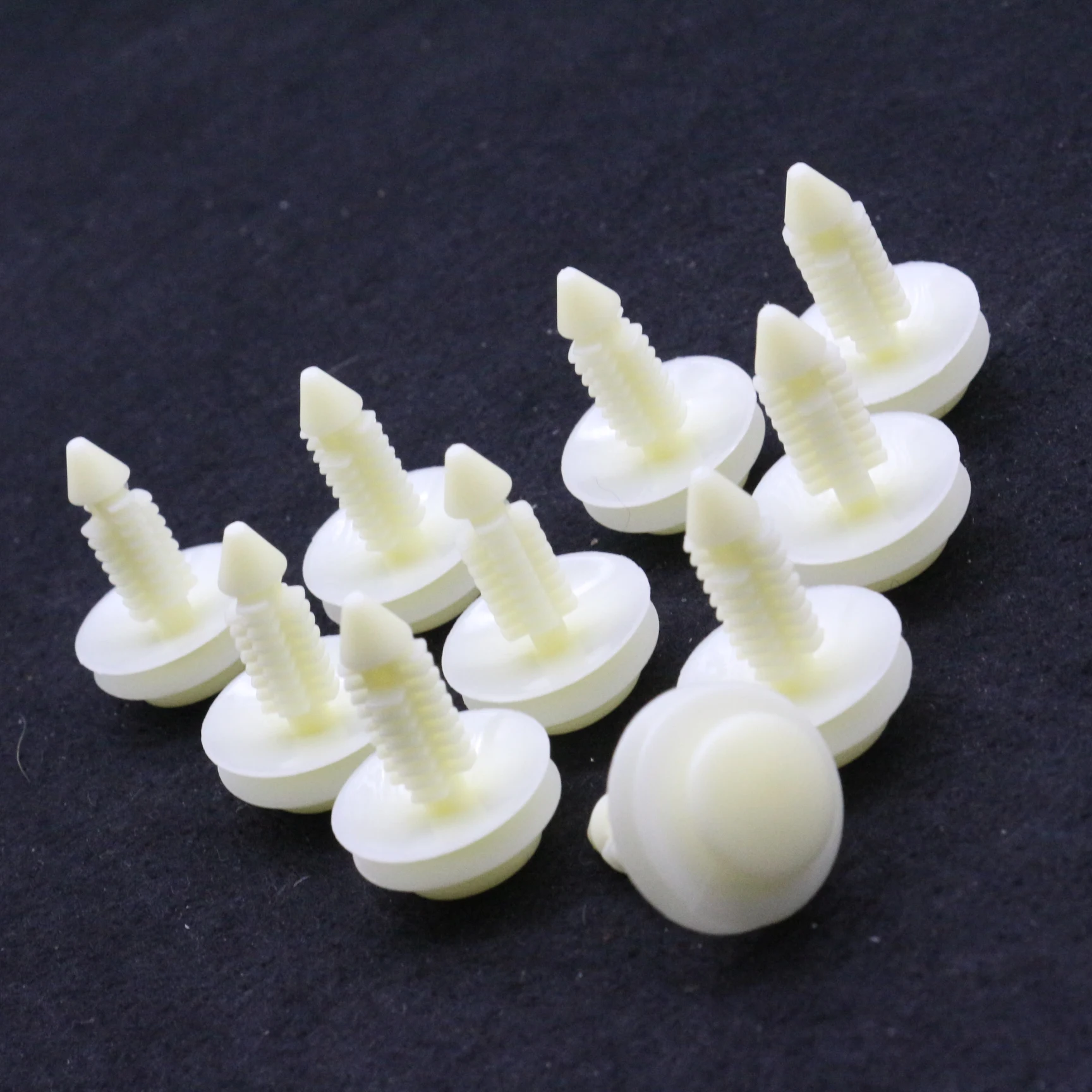 10 Uds Clips de sujeción de Panel embellecedor pasador de empuje para Ford Aerostar E-150 E-250 Escort GT Granada Mustang Mercury Cougar 389144-S Nylon
