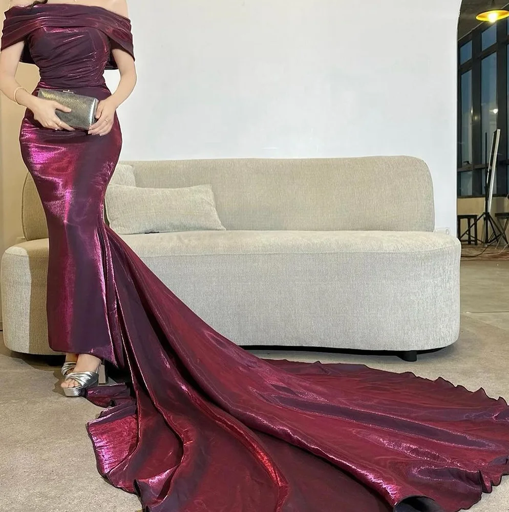 

Elegant Solid Color Satin Off the Shoulder Sweep Train Evening Dresses Straight Floor Length Strapless Sleeveless Pleats Dubai