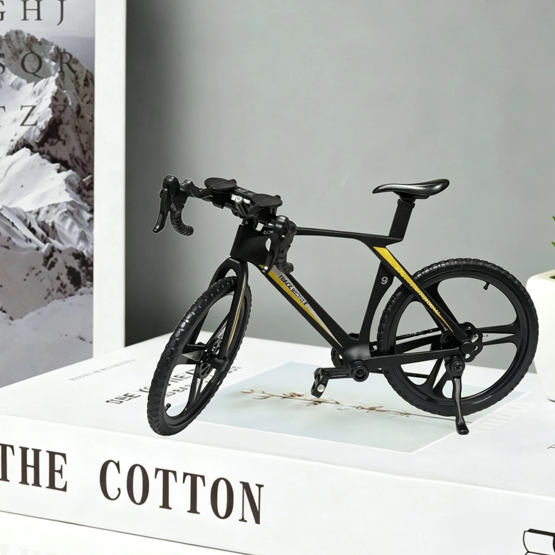 1:8 Scale Die-Cast Alloy Downhill MTB Mini Model Full Suspension Bike Collectible Desktop Decor Gift For Cycling Hobby Fans