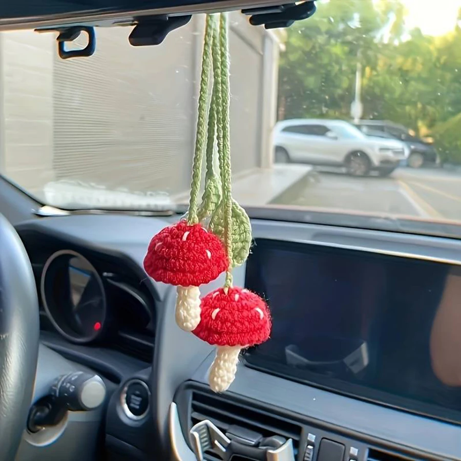 Handgemachter roter Pilz-Häkelanhänger fürs Auto, niedlicher Vorhanghalter, Taschenanhänger, Weihnachten, Neujahr, Feiertagsfeier, Osterdekoration – Detail 1