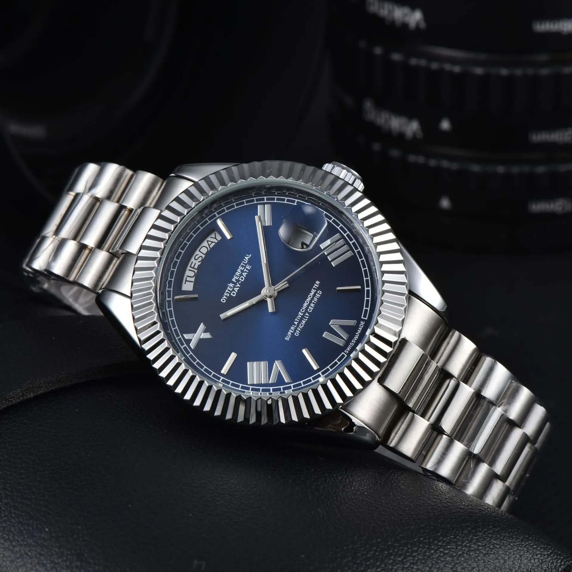 

Dual Calendar Watch with Three Hands, Fully Automatic Mechanical Watch