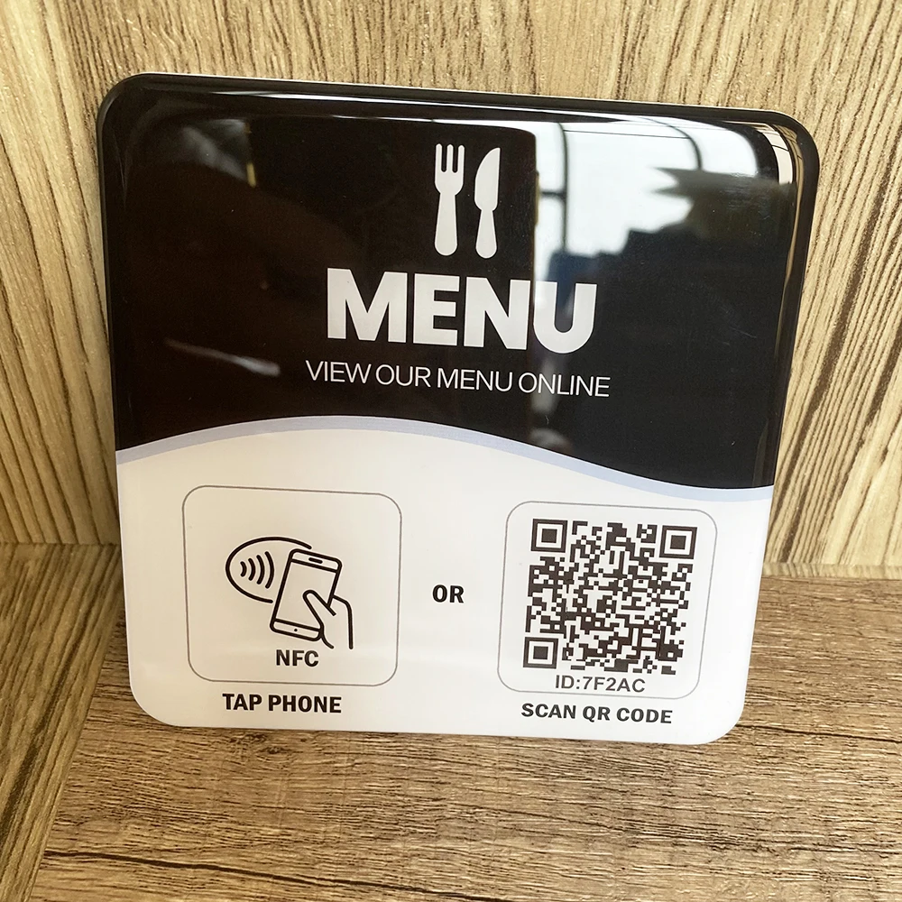 3.93 Inci X 3.93 Inci Epoksi Tahan Air Kode QR Menu NFC Stiker Pelat Kuadrat Tautan Ke Menu Digital Anda Tanda Meja NFC