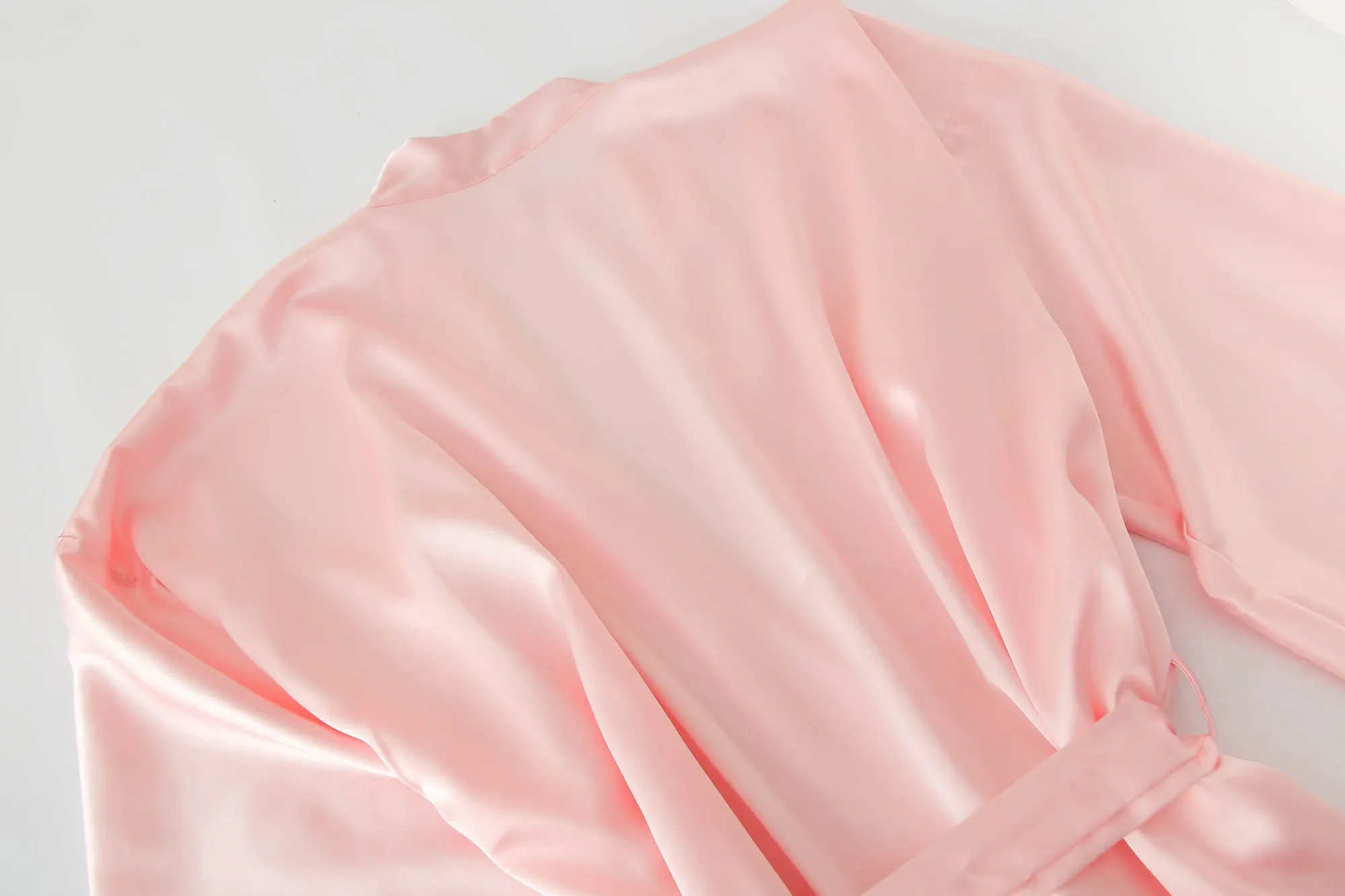 Hochzeit Party Team Braut Robe mit schwarzen Buchstaben Kimono Satin Pyjamas Brautjungfer Bademantel SP2000