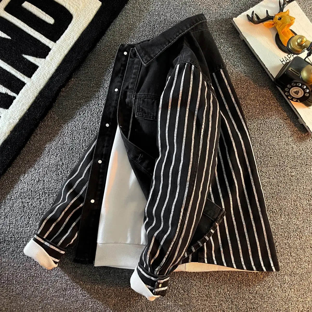 

Spring Men's Denim Jaet Patchwork Stripes High-End Feelings Faion Brand Little Fraance Sle ort V-Ne Sve Length