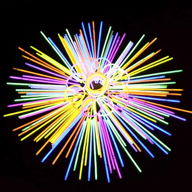 100 stks Night Glow Feestartikelen met Connectors Kinderen of Volwassen Party Glow Kettingen en Armbanden Party Decoratie Glow Gift