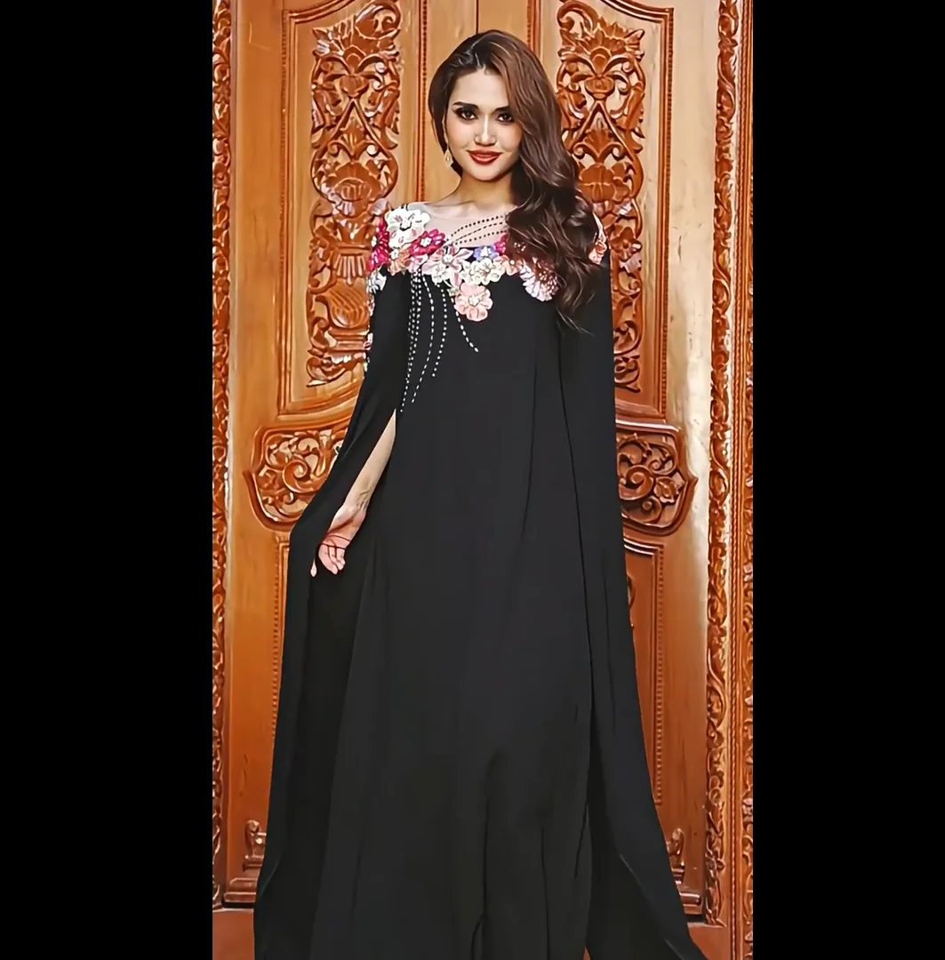 

Luxury Applique Embroidered Beaded Female Dress Middle East Abaya Women Muslim Dubai Kaftan Eid Ramadan Caftan Islam Clothing