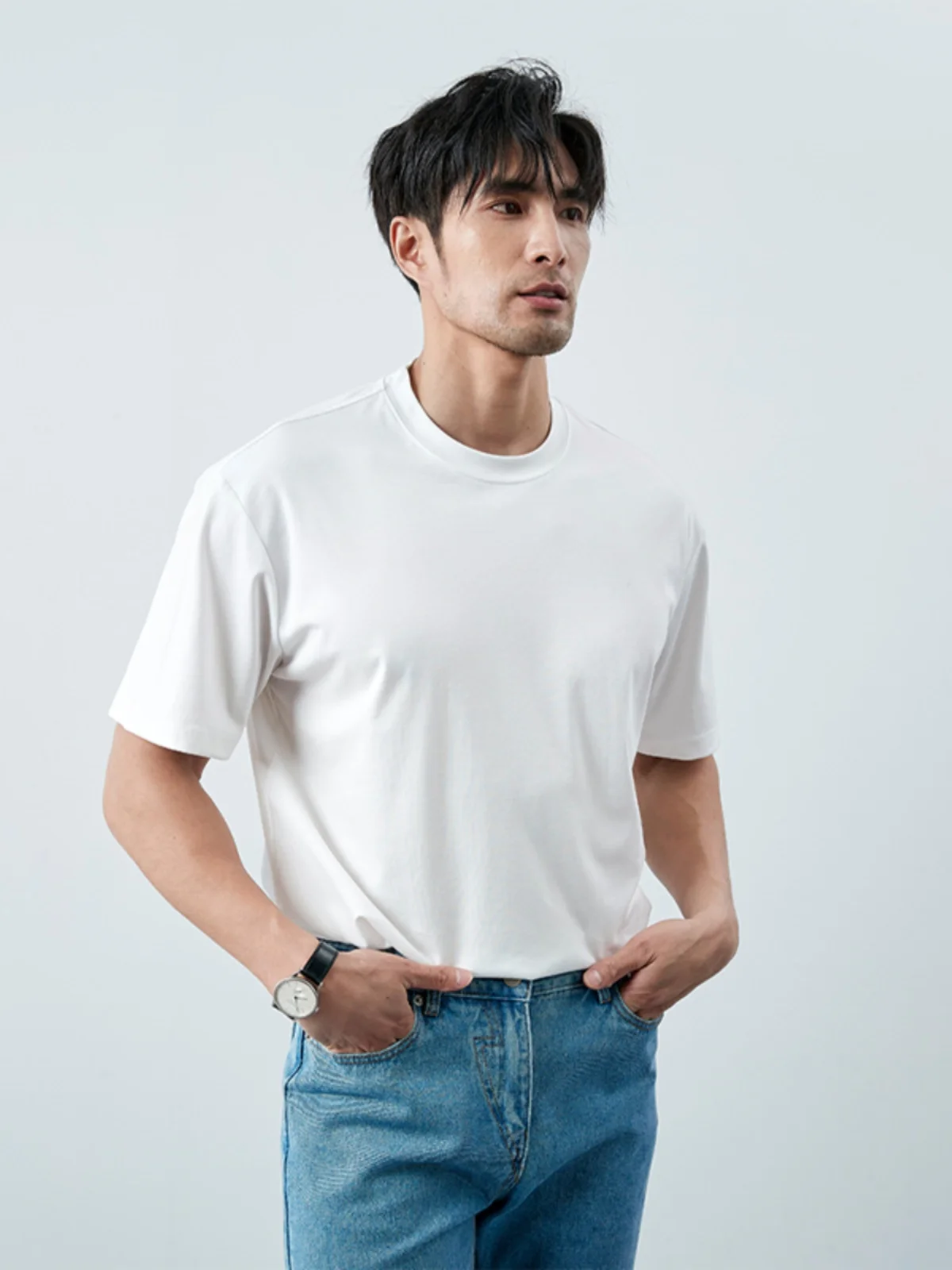 

Summer Ice Silk Pure White T-irt Men's Casual Versatile Busin Commute Cool Slim ort Sve Color round Ne Tee