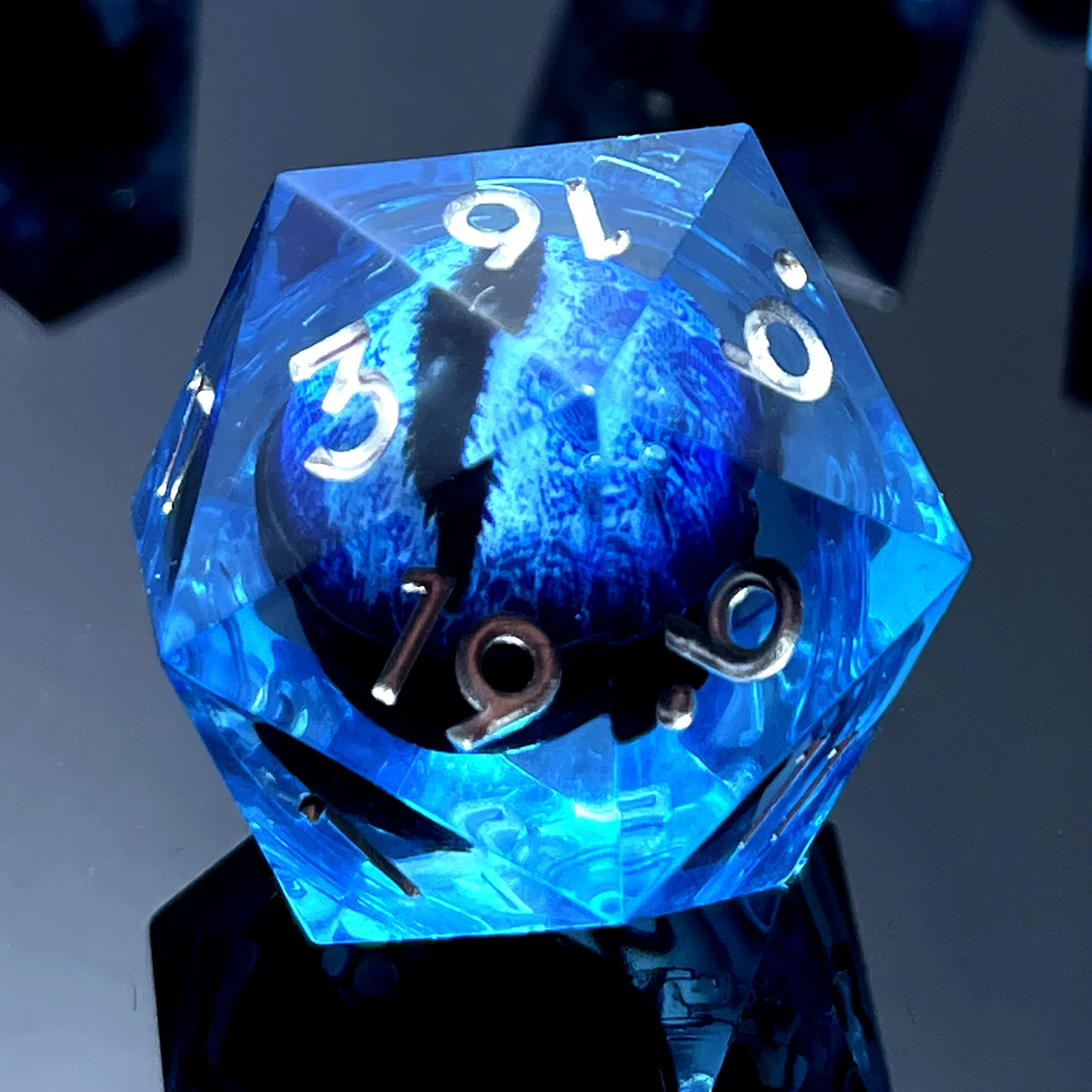 Boardgame 7. Zestaw kości wielościennych Crystal Dragon Eye Zestaw kości Liquid Core DnD do odgrywania ról Dungeon World Of Warcraft