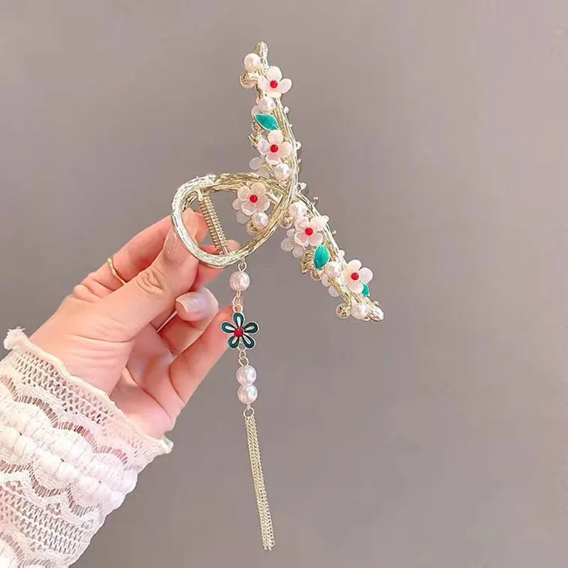 Pinza para el pelo con borla de perlas para niña, pasador para el pelo con flores Retro de estilo chino, horquilla de aleación, Clip para cola de caballo, accesorios Hanfu de cangrejo para niña