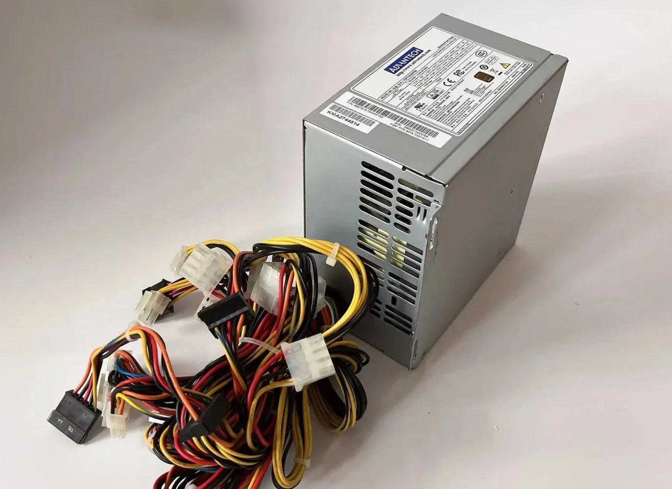 Originele Advantech FSP700-80PSA PS8-700ATX 460-60PFN Advantech IPC Voeding 700W op voorraad