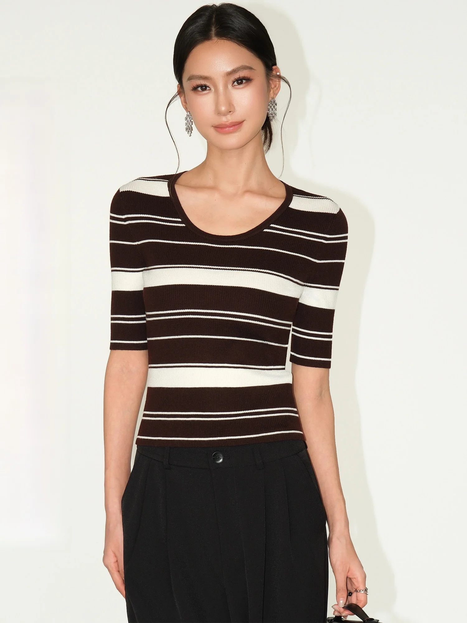 

Женская футболка NEVA HU с коротким рукавом, приталенная, с U-образным вырезом, трикотажный топ в повседневном стиле, ретро-дизайн с цветными блоками и полосками, летняя мода