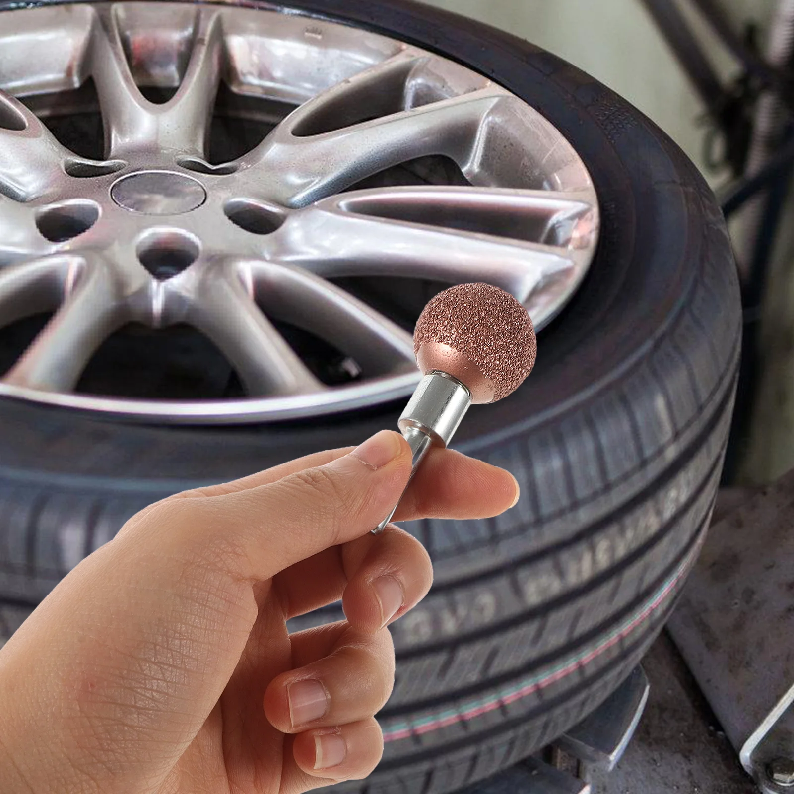 Mała głowica szlifierska, polerka do opon, wszechstronne i niezawodne rozwiązanie do naprawy opon samochodowych dla użytkowników domowych i mechaników warsztatowych.