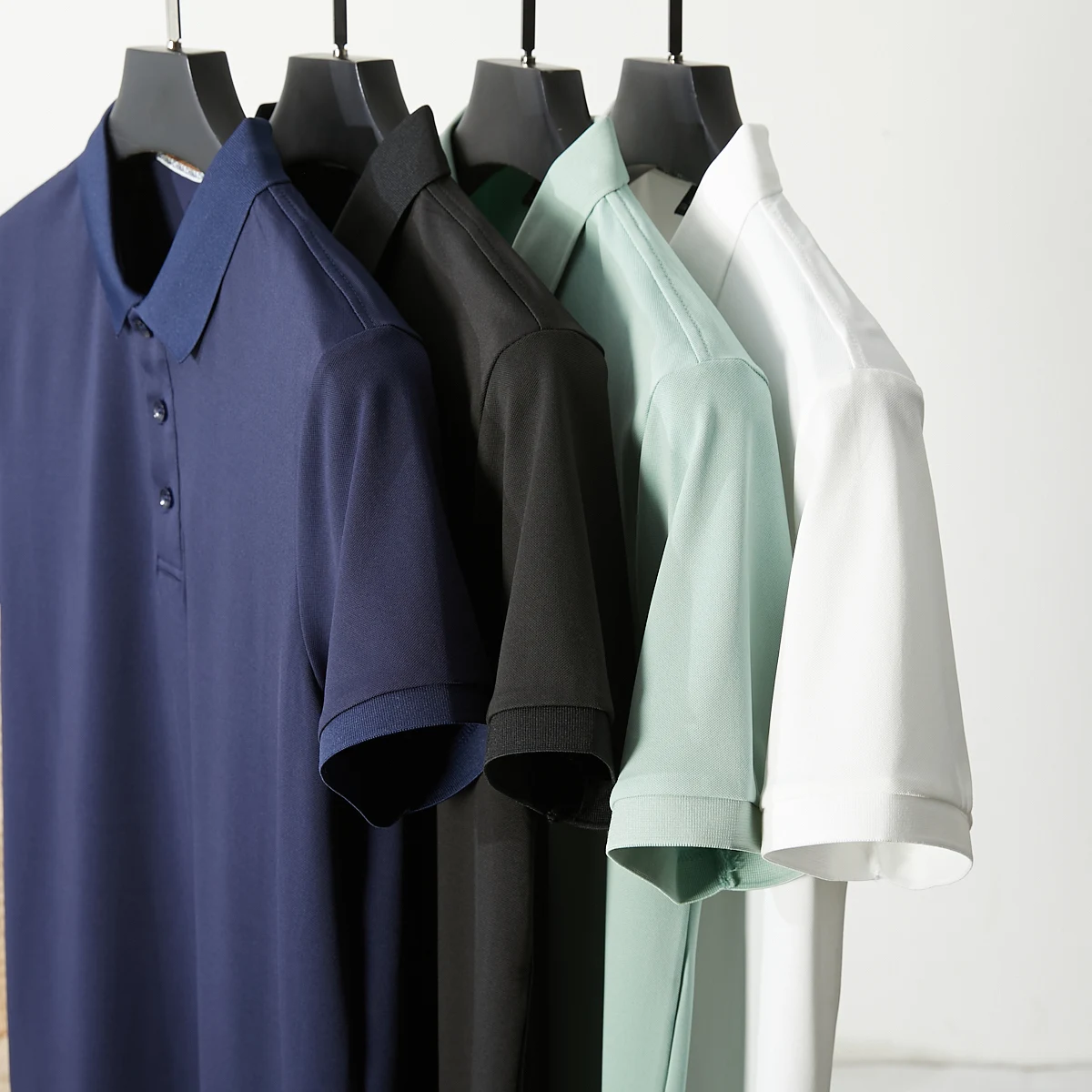 

Мужская рубашка из шелковистого хлопка: легкая, летняя, с коротким рукавом, для делового и повседневного стиля, городская, приталенная.