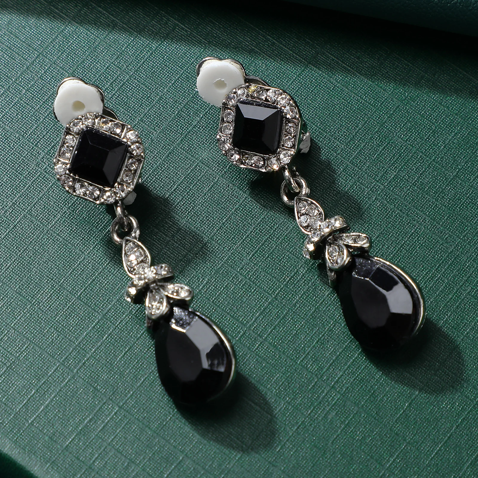 

2pcs Drip Pendant Ear Clips Vintage Fashion Women Earrings Long Drop Non Pierced Lightweight Jewelry Gift For Her Birthday