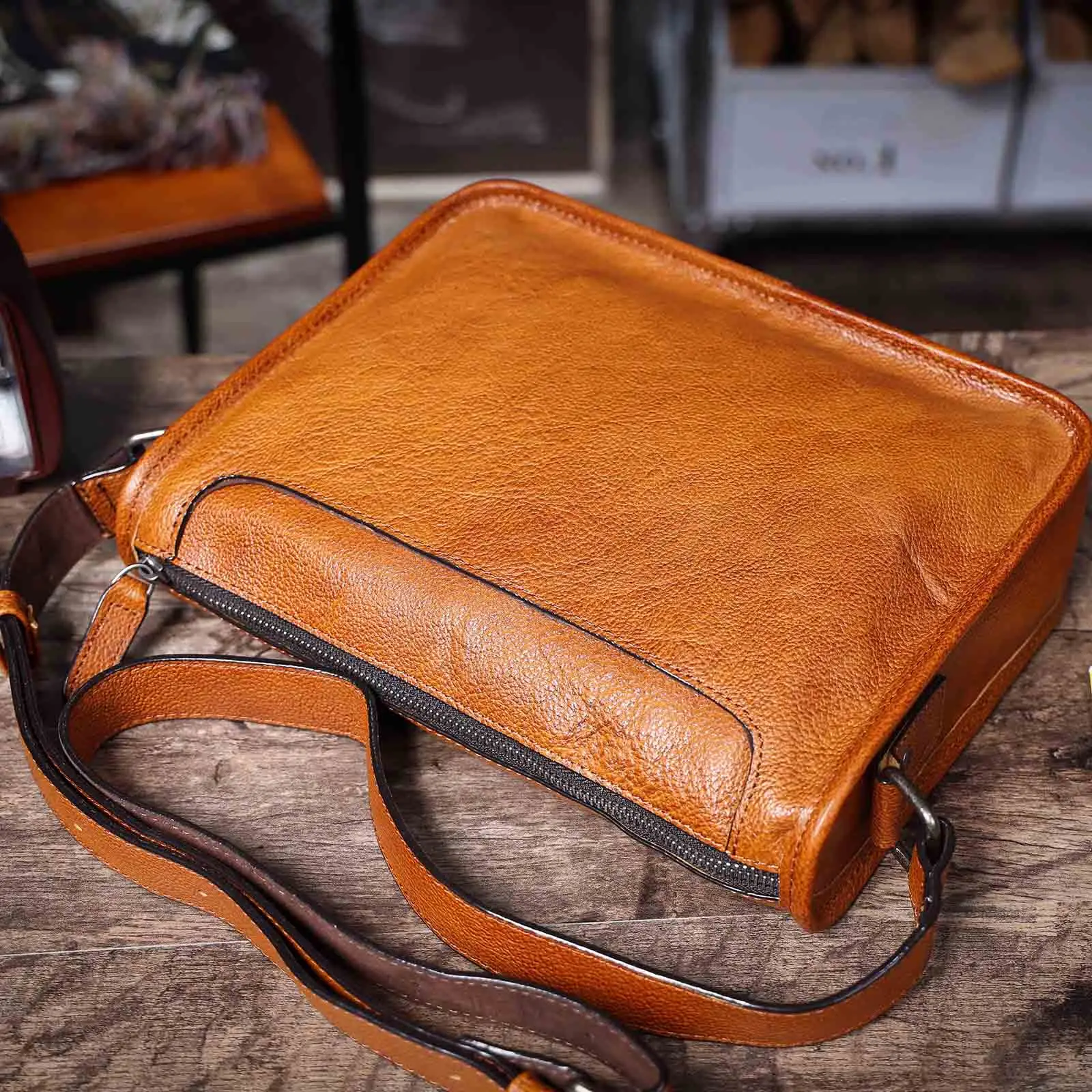 Echte Leder-Umhängetasche für Herren, Unisex, einfache Rindsledertasche, oberste Schicht pflanzlich gegerbtes Leder, modisch und lässig – Detail 29