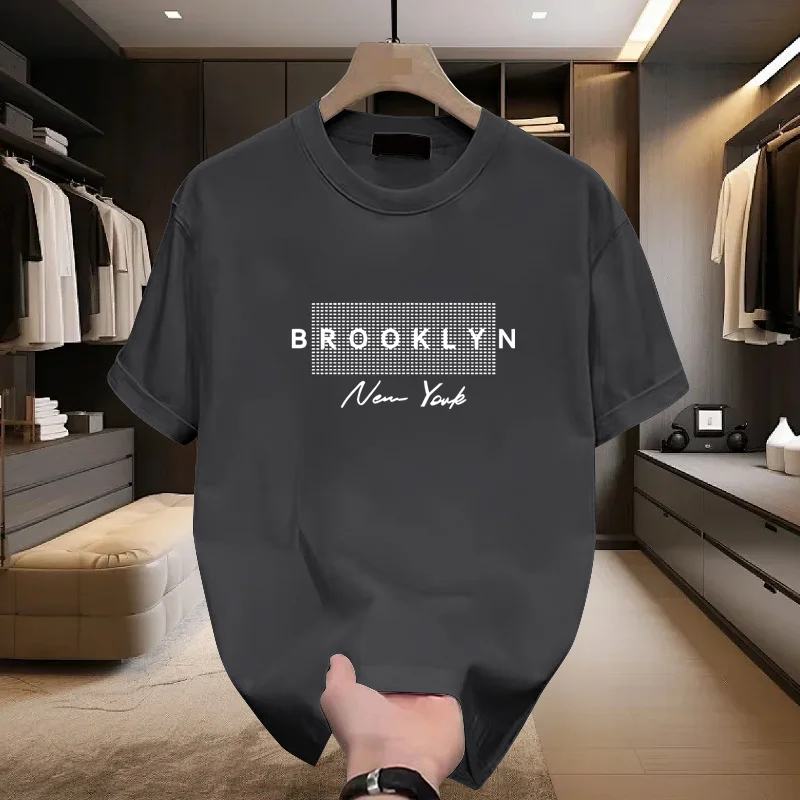 تي شيرت رجالي قطني بأكمام قصيرة على الموضة لصيف 2025 برقبة دائرية وأحرف فضفاضة مطبوعة فتل الرطوبة والتعرق