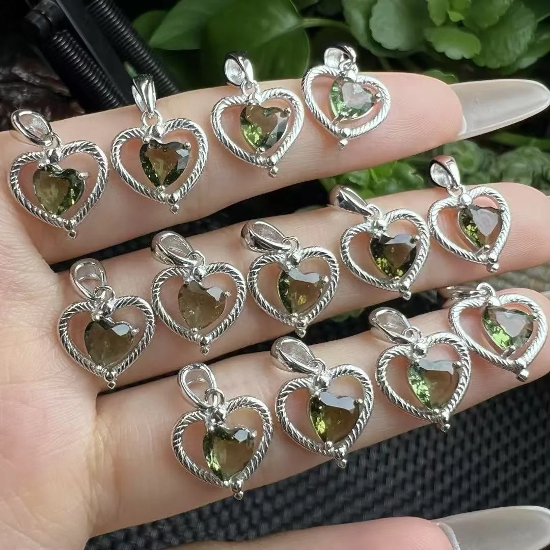 

1 Pc Fengbaowu Natural Moldavite Heart Pendant 6MM Faceted Heart 925 Sterling Silver Reiki Healing Stone Jewelry Gift For Women