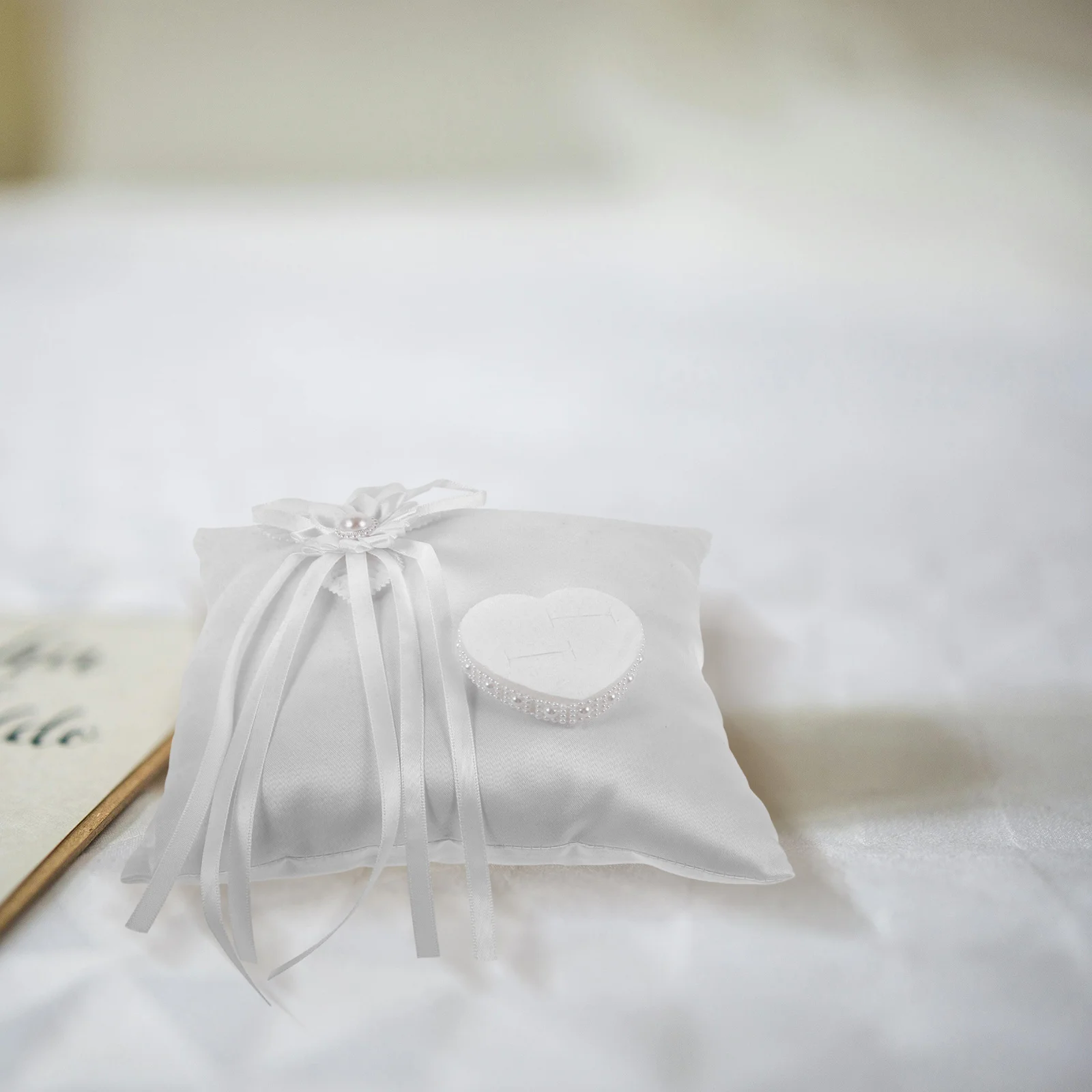 

Floral Design Wedding Ring Pillow White Square Compact Reusable Ring Holder For Wedding Ceremony Bridal Party Decoration