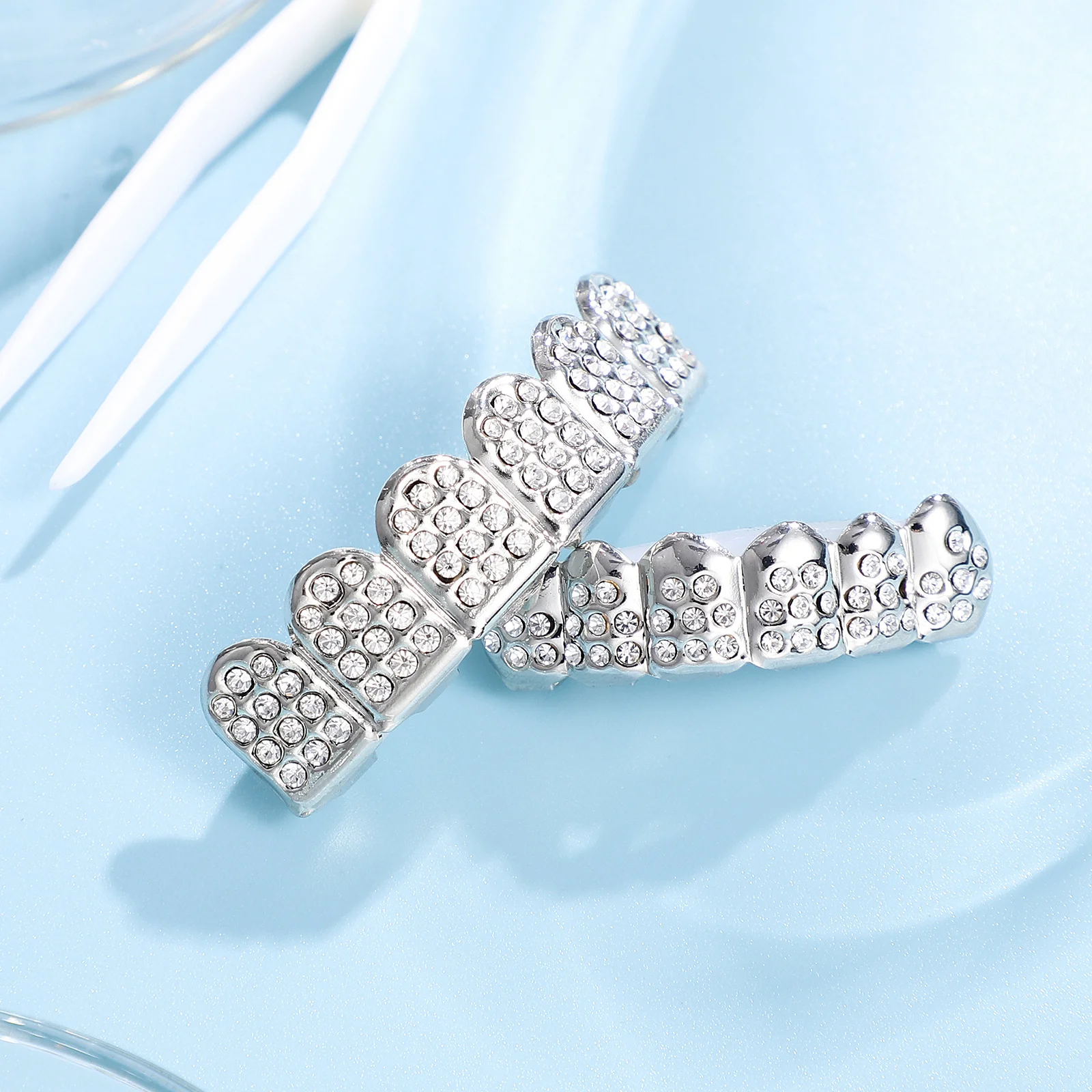 

1 set 1 Set Plated Gold Hip Hop Braces Rhinestone Mouth Grill For Halloween Party Rapper Style Teeth Grill Kit Fake Teeth Decor