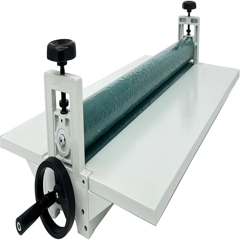 آلة تصفيح يدوية على اللفات الباردة مقاس 750 مم مع تصفيح فيلم الفينيل لطاولة العمل القابلة للطي