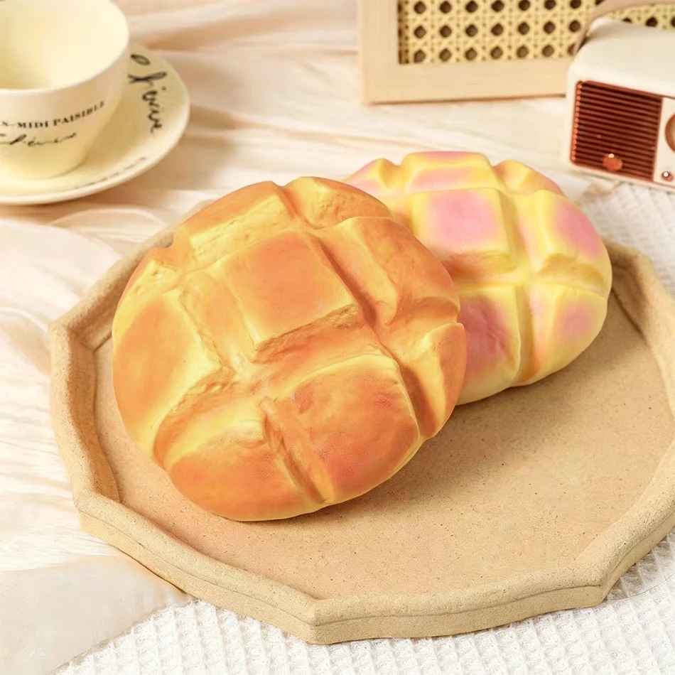 High Quality Slow Rising Squishy Stress Relief Toy Oversized Pineapple Bun Bread-Shaped Prank Gag Creative Unique Birthday Gift