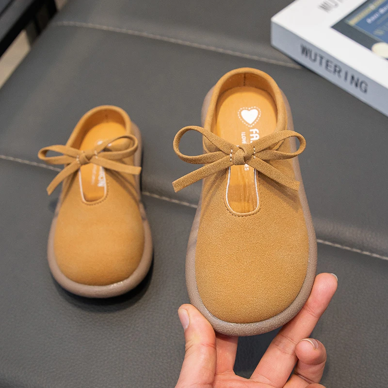 Crianças chinelos para meninas novo versátil crianças simples bowknot chinelos planos moda macio antiderrapante crianças causal mules sapatos