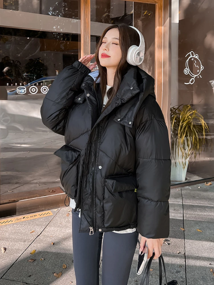 2023 Koreaanse Dongdaemun Kleine Korte Gewatteerde Donsjack Met Capuchon Dames Winter Nieuwe Effen Kleur Verdikte Katoenen Overjas