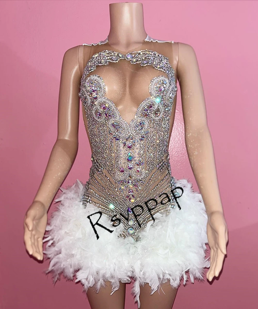 

Sparkly Rhinestone Women Birthday Party Gowns Sexy See Through Handmade Beading Top White Feathers Short Prom Dresses 2023