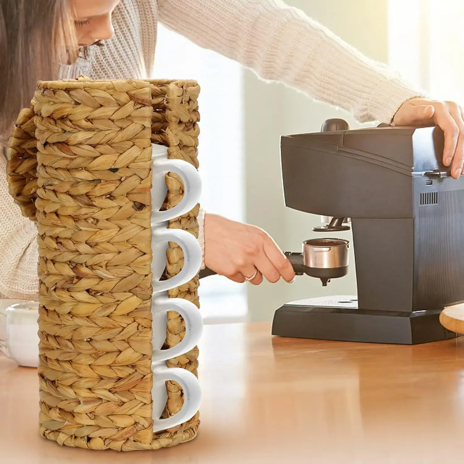 HeMu Hand-woven Water Hyacinth Toilet Roll Storage Basket Dust-proof Hinged Lid Bathroom Tissue Organizer Rustic Home Decoration