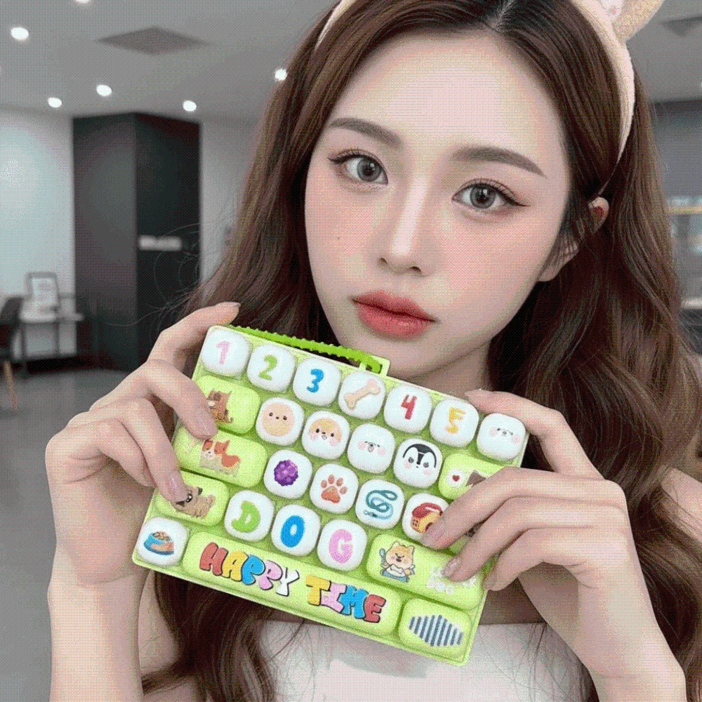 26 Keys Layout Keyboard Fidget Cute Cartoon Lightweight Backpack Key Chain Pendant Mechanical Switch Portable Fingertip Focus