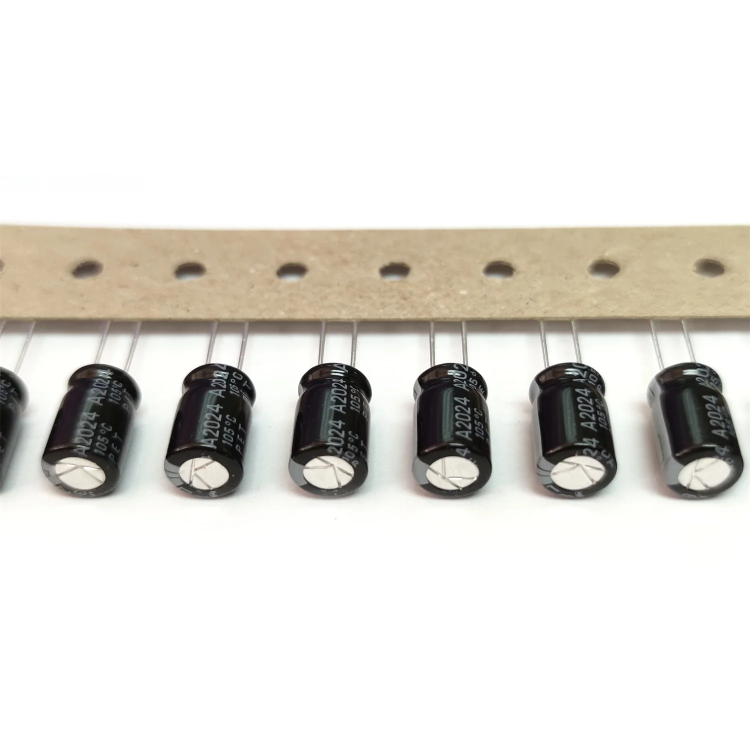 200PCS 63V82UF ZLH 8X11.5-T RUBYCON Long Life Brand New Low Impedance Electrolytic Capacitor