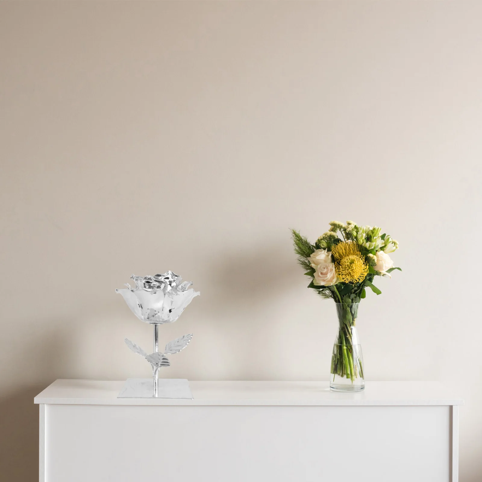 

Iron Art Holder Rose Flower Shaped Decorative Tealight Stand Elegant Candlestick For Wedding Party Centerpiece Kitchen