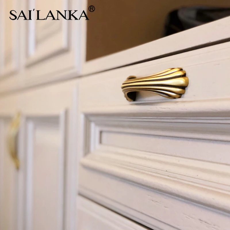 SAILANKA European Retro Brass Cupboard Handles Bathroom Cabinets Drawer Knob Armario Guarda Roupa Kitchen Cabinet Storage Handle