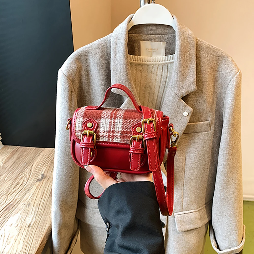 

2025 New Vintage Pu Patchwork Mini Crossbody Bag Women's Autumn Winter Buckle Versatile One Shoulder Bags Lipstick Purse Packs