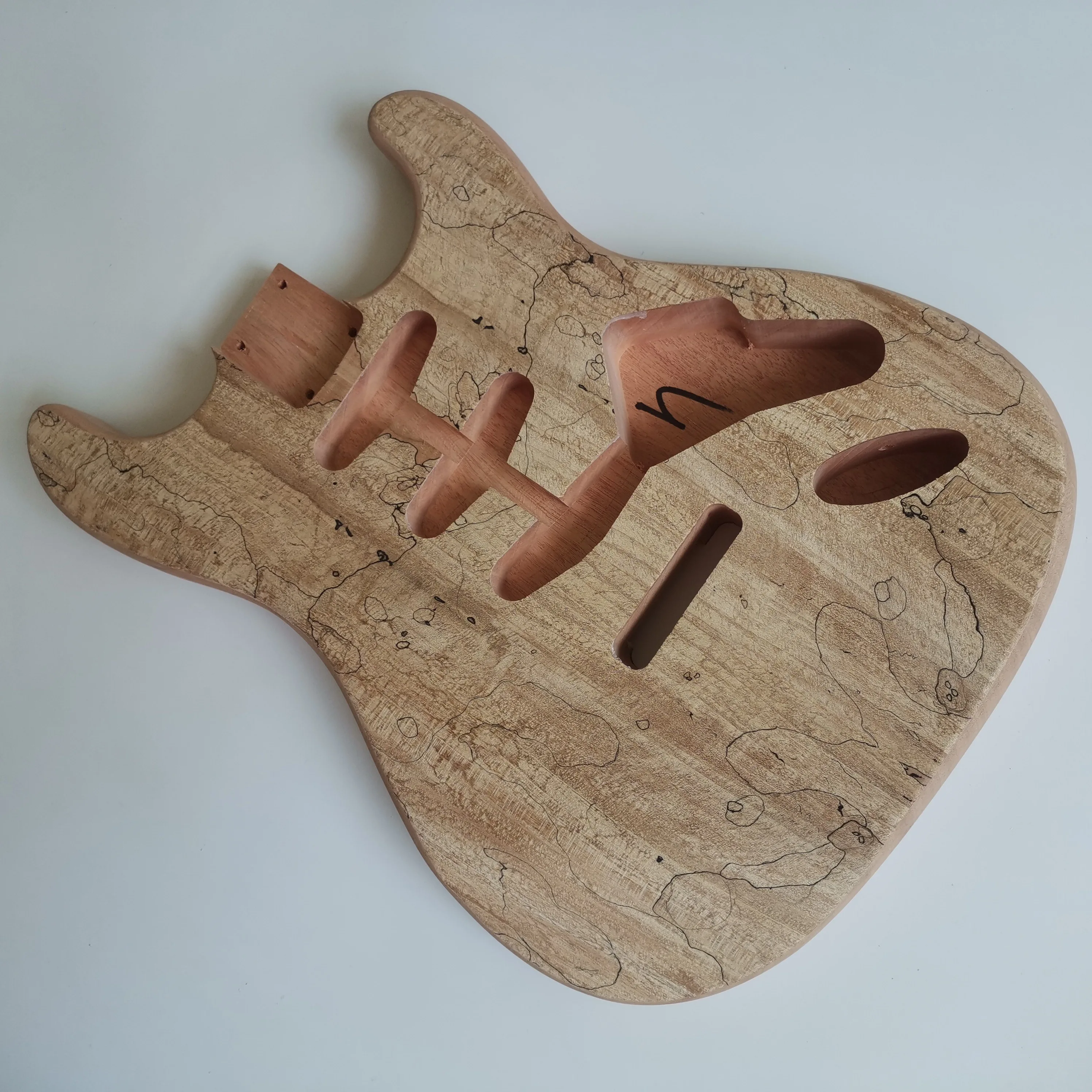 

Whole Piece Mahogany Wood Single Wave Electric Guitar Body, 3S Route No Paint For ST Guitar BJ-571 572