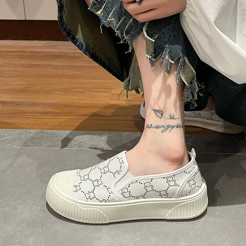 Canvas High on Platform Slip Loafers Whit Women\'s Shoes Light Cotton Designer 2024 Nowa oferta mody Lato w obuwie damskim