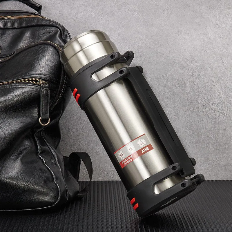 

Stainless steel Thermos Bottle High-capacity Outdoors Motion Mountain Climbing Water Bottle Thermos Keep Hot Cold Drink Cup