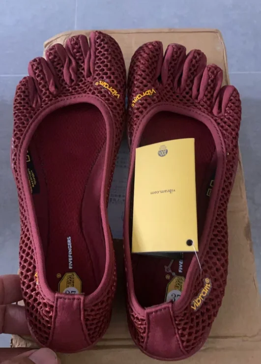 

In 2025, best-selling women's squat hard-pull shoes, breathable mesh fitness yoga shoes, and soft-soled weightlifting shoes