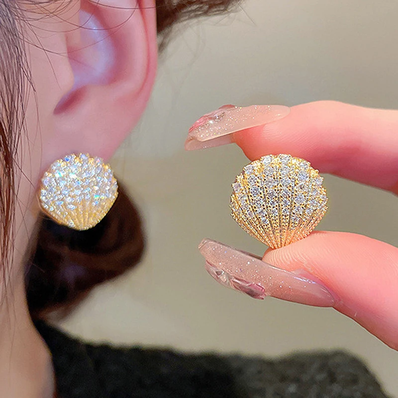 Huitan Bling Bling Shell-shaped Earrings for Women Ear Piercing Novel Earrings Wedding Party Exquisite Gift Trendy Jewelry