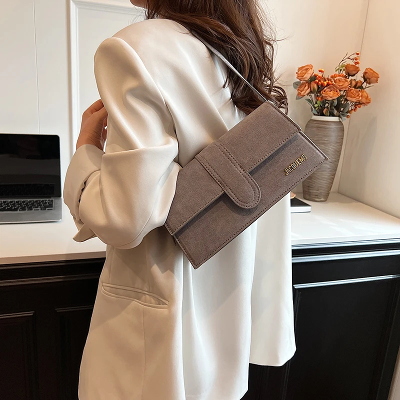 حقيبة كتف واحدة فريدة من نوعها من البولي يوريثان مع أجهزة معدنية بتصميم أنيق لليالي التاريخ ورحلات التسوق غير الرسمية #5