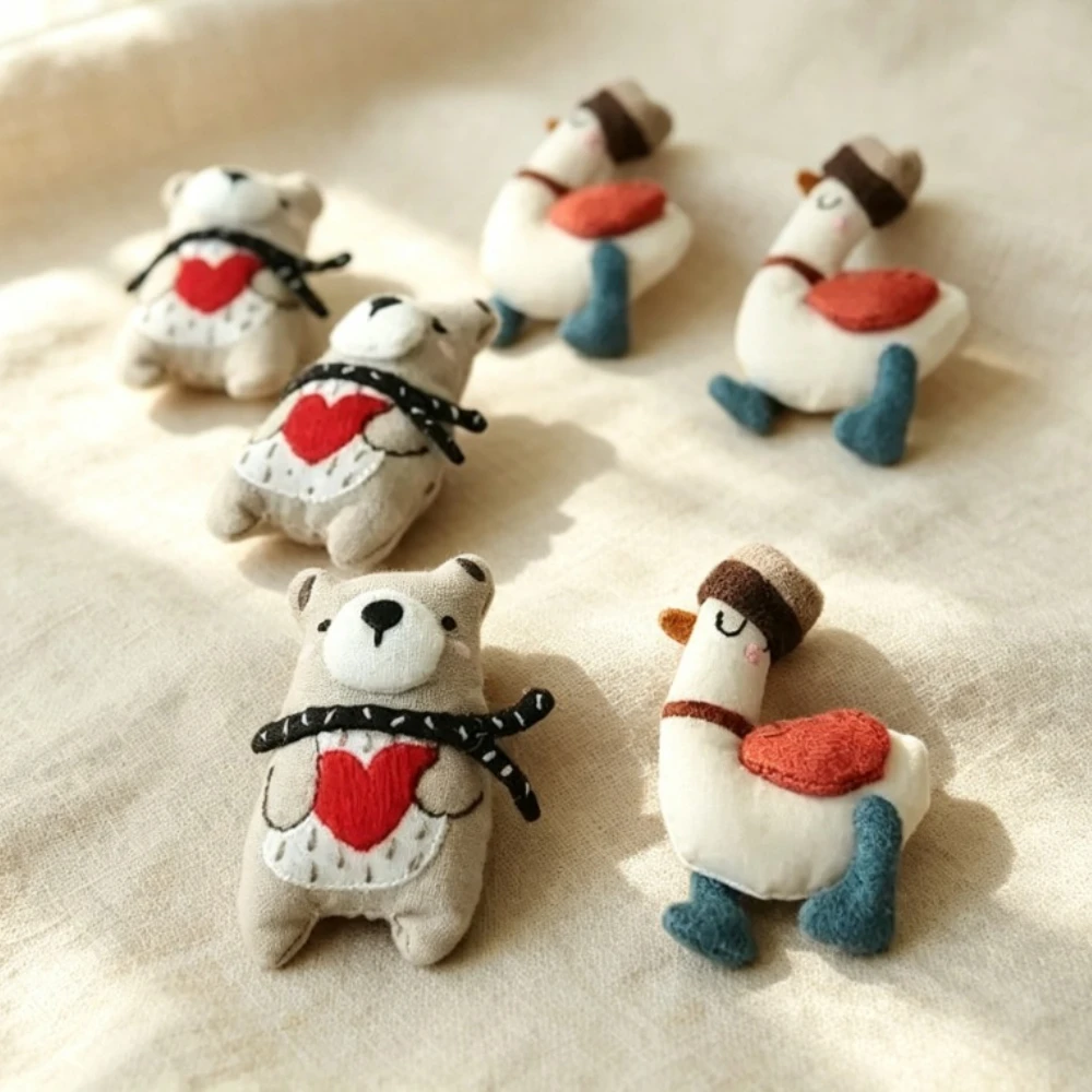 Japanese-style Cute Girl-style Little Duck Cartoon Brooch Heart-shaped Bear Fabric Pin Bag Hat Clothing Accessory Set