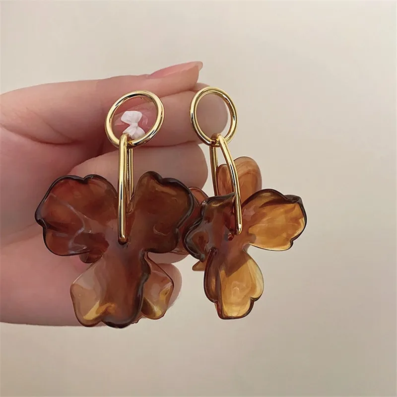 Vintage Irregular Metal Petals Earrings Vintage USA Style Personality Drop Earrings Travel Wedding Accessories